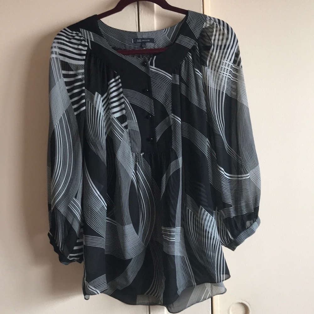 A sheer Anne Klein Large good condition top